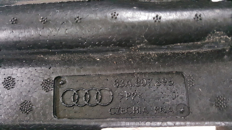 Absorber zderzaka tylnego AUDI Q3 83A807695 demontaż
