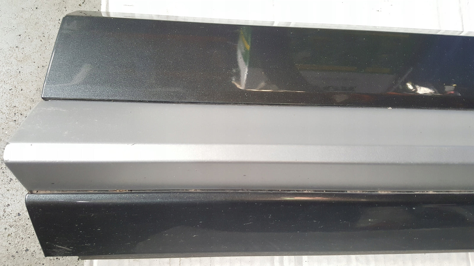 Listwa drzwi prawy przód AUDI Q3 II 83A853960A/B