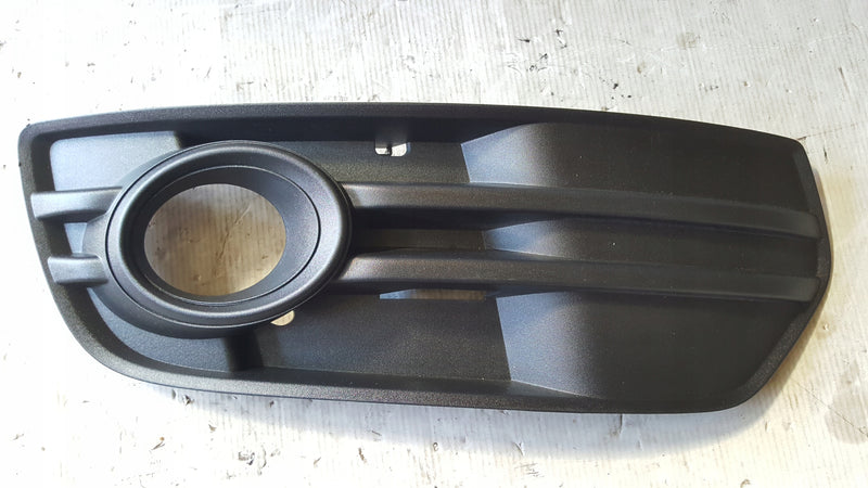 NOWA ORYGINALNA kratka zderzaka prawy przód AUDI Q5 8R0807682A