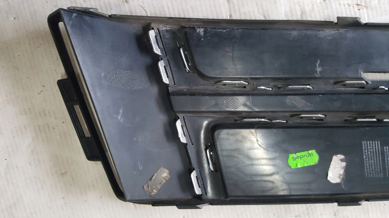 Kratka zderzaka prawy przód AUDI A4 B9 8W0807682F