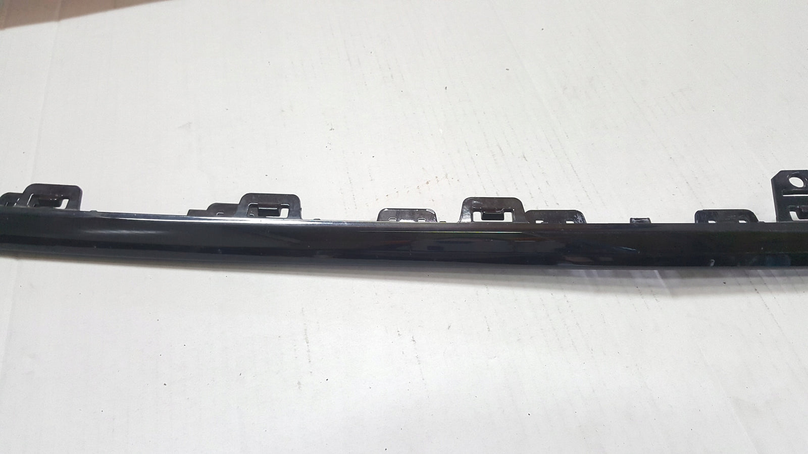 Listwa zderzaka przedniego AUDI A3 S-LINE 8Y0807110A demontaż