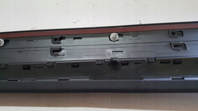 Listwa drzwi prawy przód AUDI Q5 80A853960A demontaż