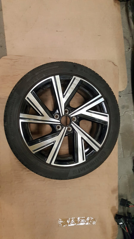 FELGA VW POLO VI GT1 2G0 7x17 ET51 5x100 2G0601025AP BERGAMO