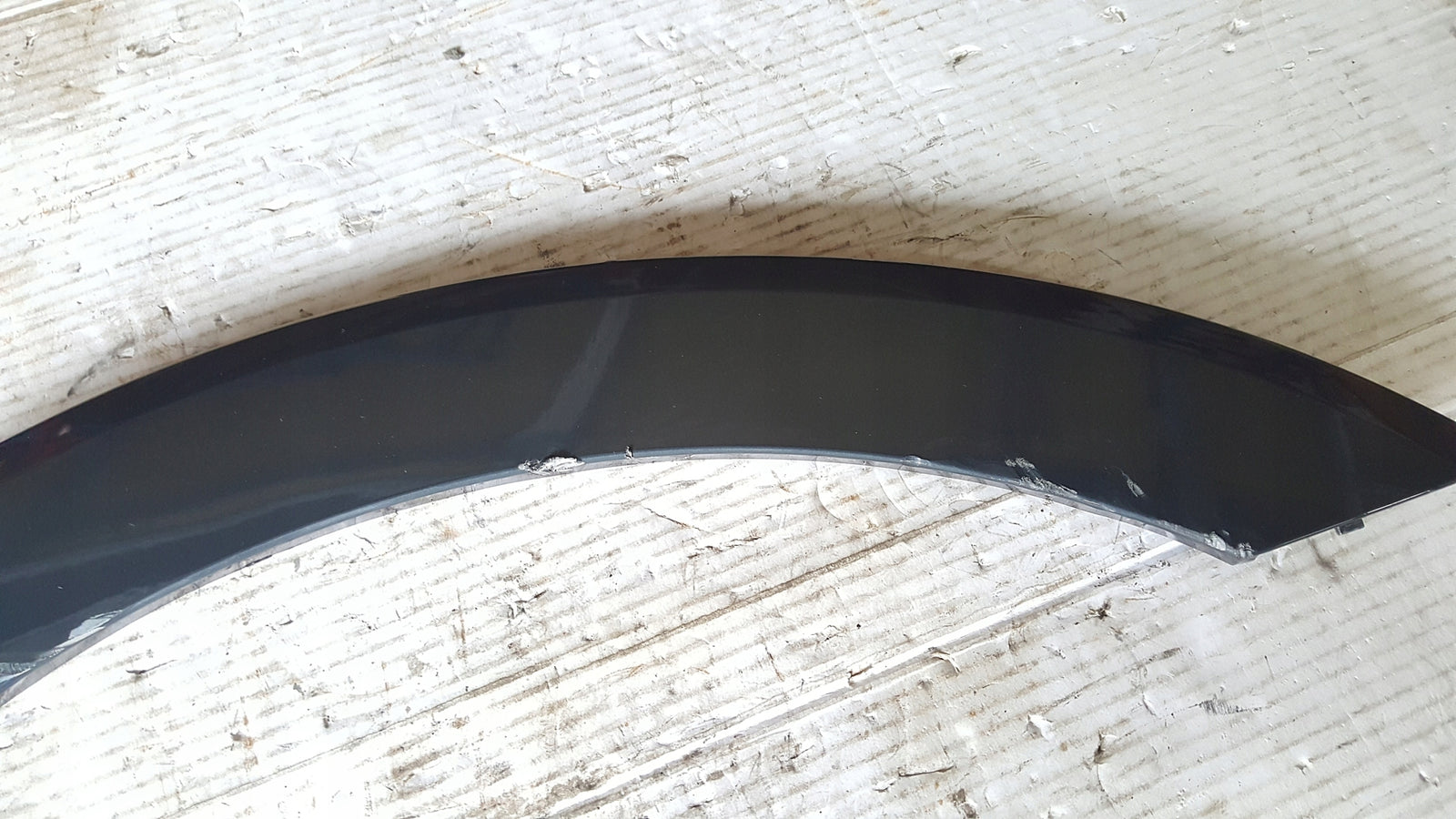 Listwa błotnika lewy tył AUDI A1 S1 82A853817