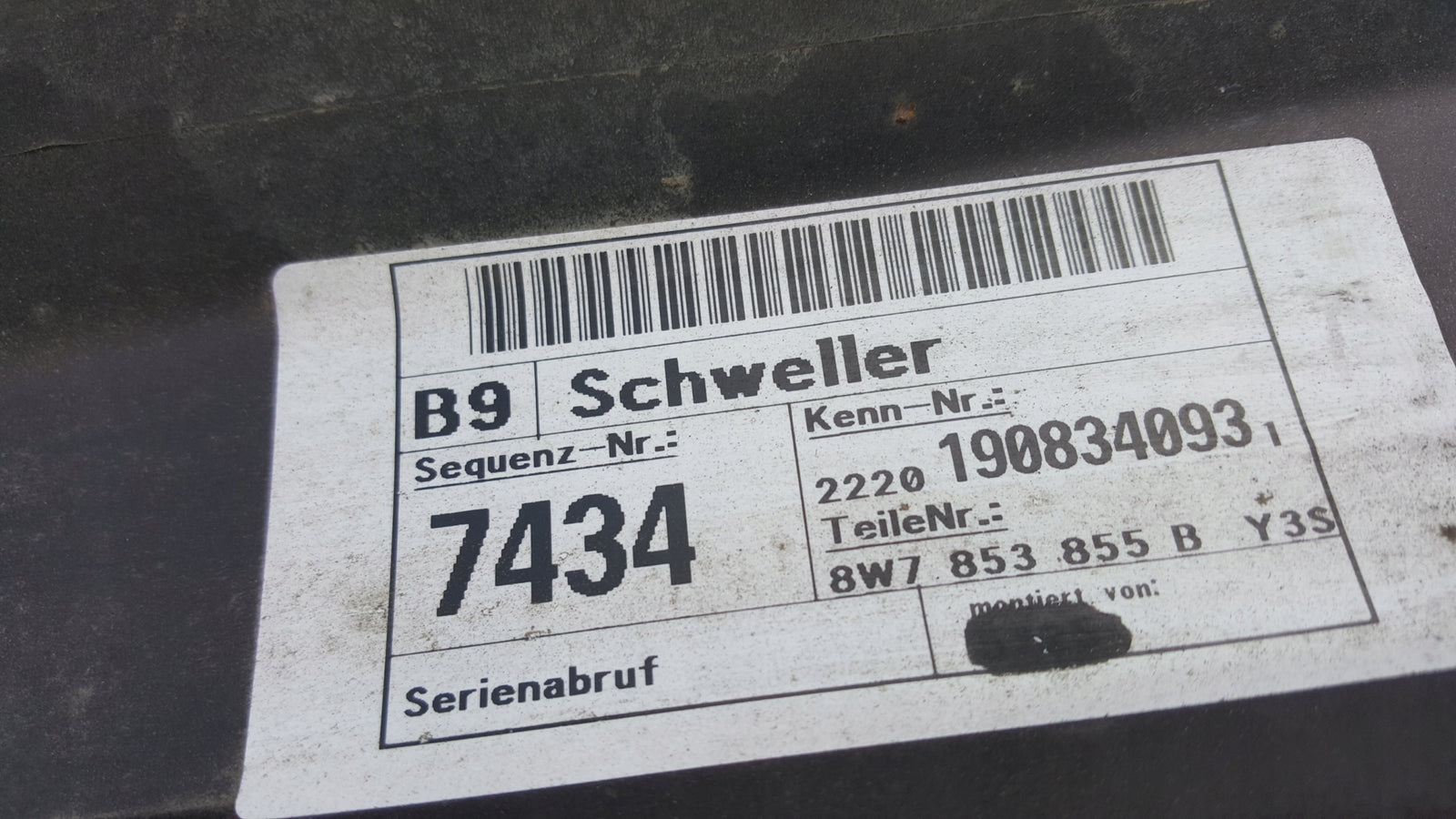 Listwa progowa lewa AUDI A5 8W6853859 8W7853859 demontaż