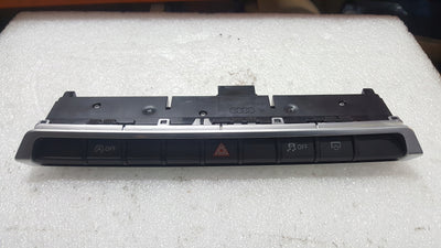 Panel przycisków AUDI Q2 81A925301C demontaż