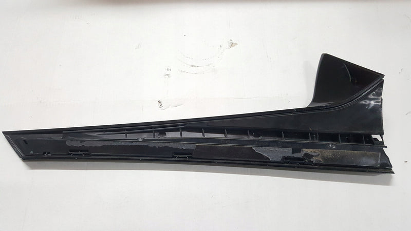 Listwa spoiler klapy bagażnika lewa strona VW GOLF VIII 5H9827939B