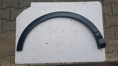 Listwa błotnika prawy tył AUDI Q3 83A853818B demontaż