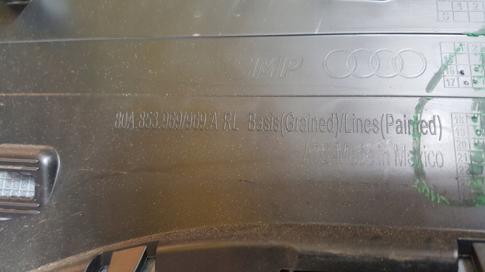 Listwa drzwi lewy tył AUDI Q5 80A853969A CARBON