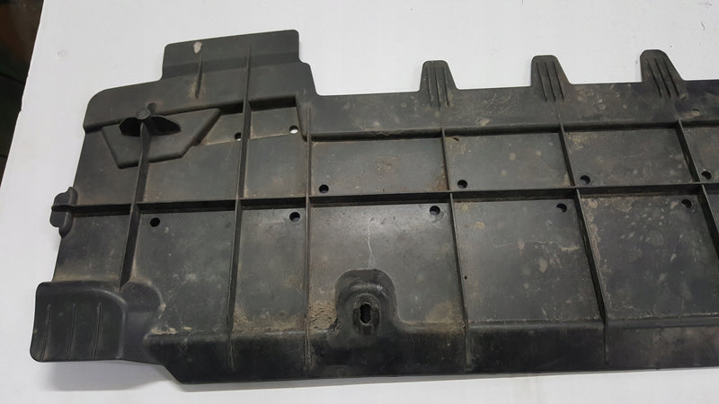 Dolna osłona zderzaka przedniego AUDI Q3 83A807611 demontaż