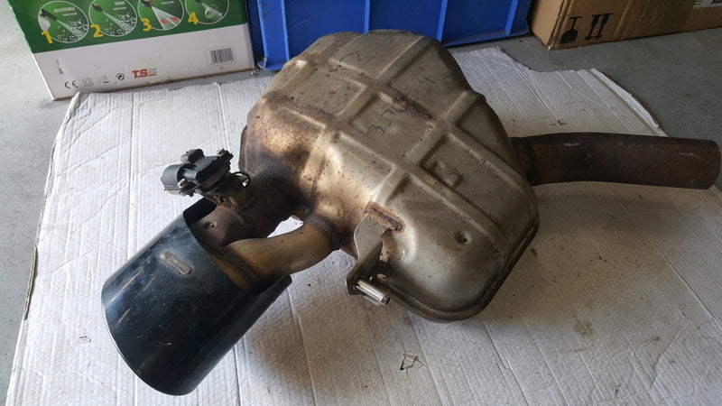 Tłumik końcowy ACTIVE-- AUDI RS4 RS5 8W0253611Q demontaż