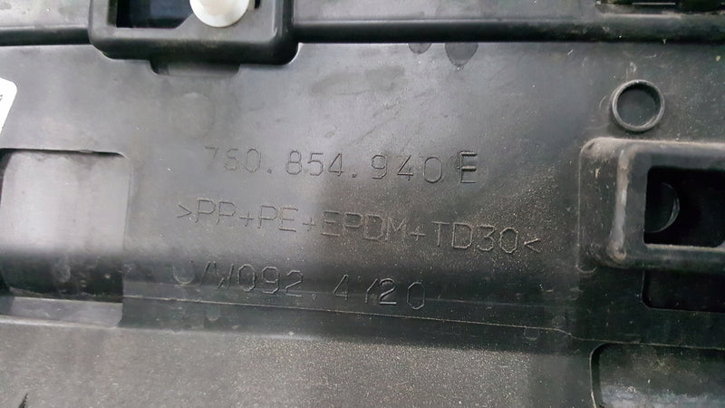 Listwa drzwi prawy przód VW TOUAREG III 760854940E demontaż