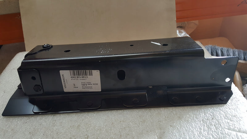 NOWY ORYGINALNY wspornik wzmocnienie prawy przód AUDI Q7 Q8 4M0801692E