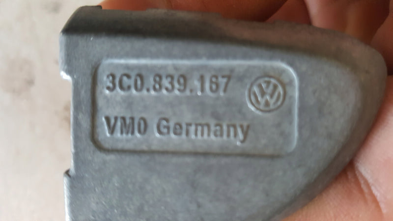 NOWA Obudowa klamki drzwi LEWYCH przód tył VW Passat B6 B7 CC 3C0839167