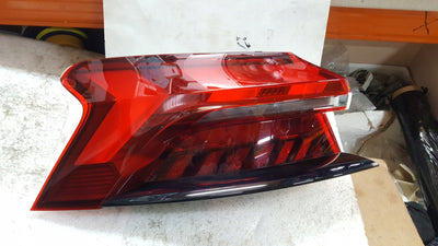 LAMPA LEWA TYŁ Matrix Audi E-Tron GT 4J3945091