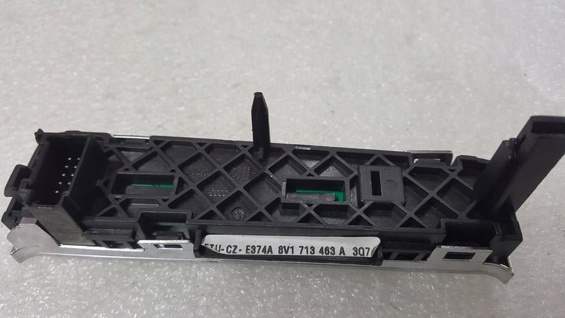 Panel wyświetlacz zmiany biegów AUDI A3 RS3 8V1713463A demontaż