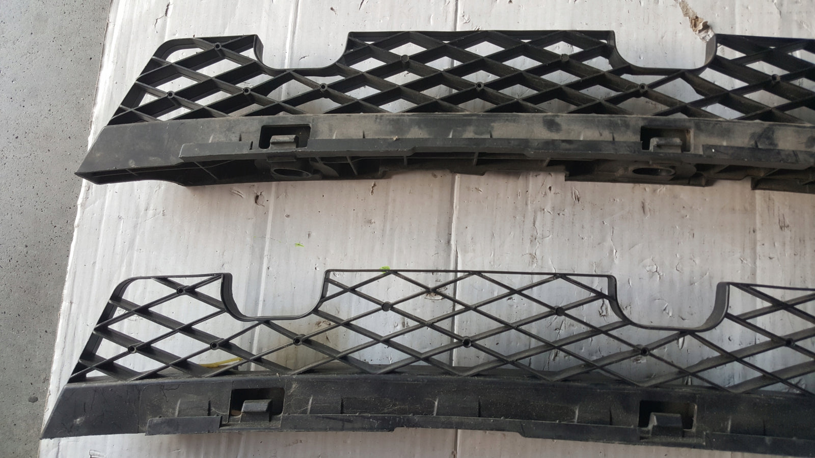 Wspornik ślizg zderzaka tył VW PASSAT B7 3AF807863 demontaż