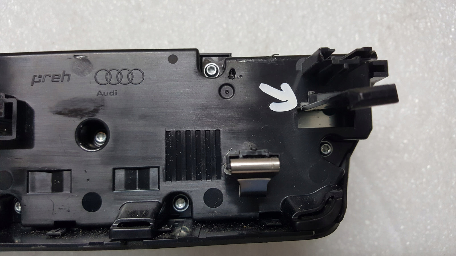 Panel klimatyzacji AUDI A3 8Y0820043A demontaż