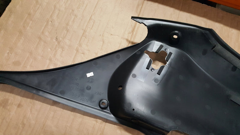 Audi R8 4S0 osłona zamka na pas lewa przód 4S0821169 ORYGINAŁ