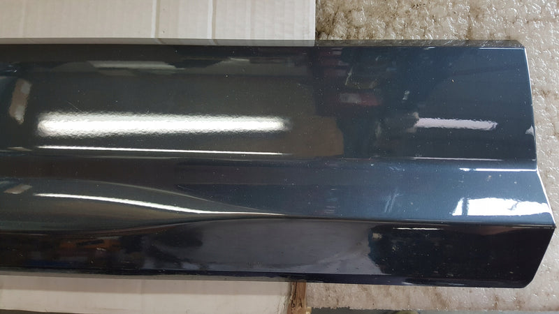 Listwa drzwi prawy przód AUDI Q2 81A853960B demontaż