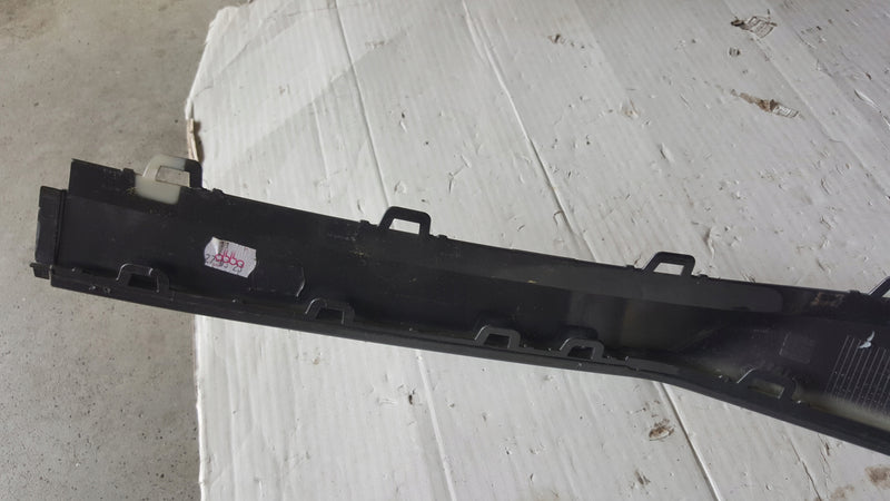 Listwa zderzaka przedniego prawa strona SEAT LEON 5FA853712A demontaż