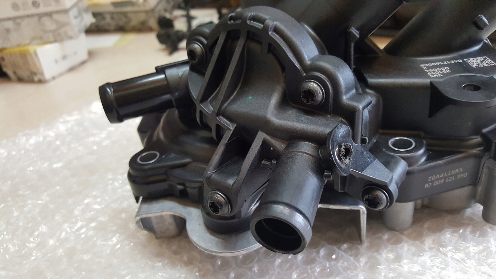 SEAT VW AUDI POMPA WODY 04E121600CB