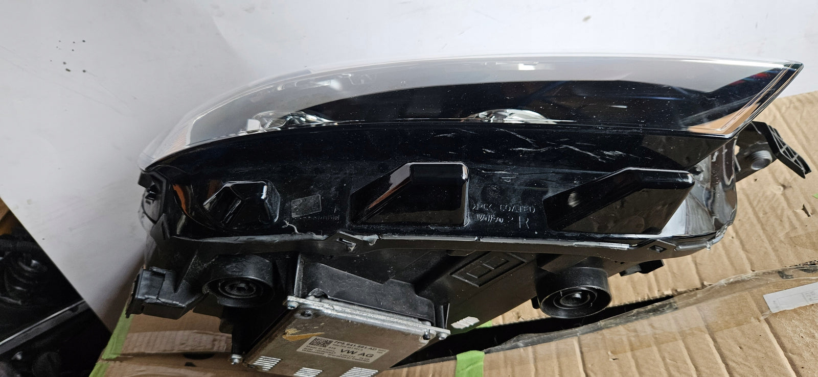 2GA941036D PRAWY kompletny ful led Vw T-ROC 2017r demontaż