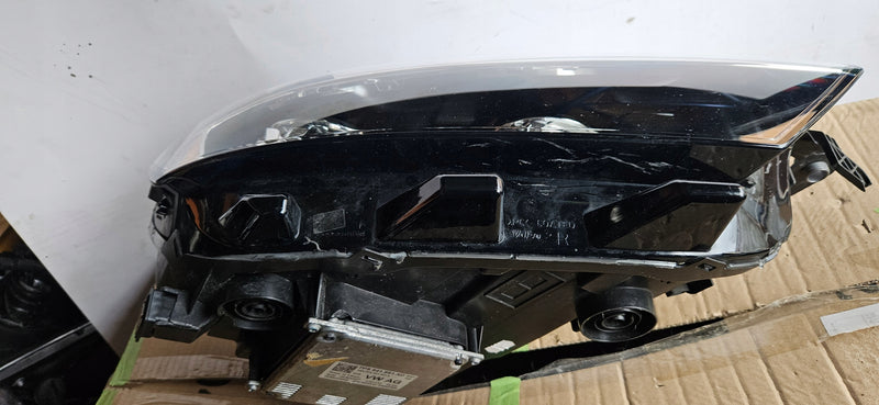 2GA941036D PRAWY kompletny ful led Vw T-ROC 2017r demontaż