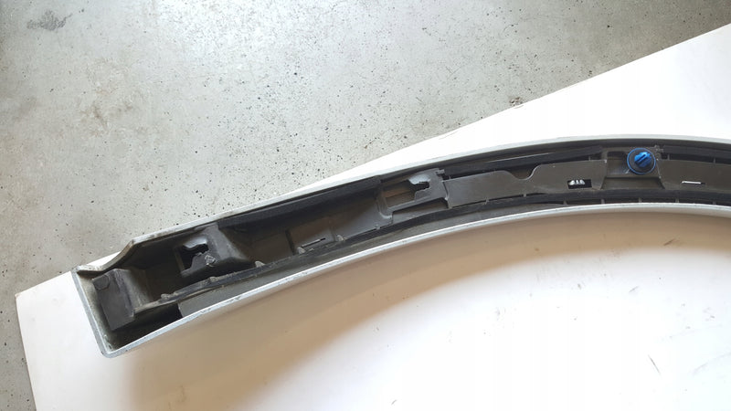 Listwa błotnika prawy tył AUDI Q5 80A853818A demontaż