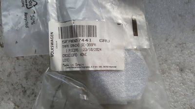 Seat Leon IV Hatchback 2020- ZAŚLEPKA HAKA ZDERZAK TYŁ 5FA807441