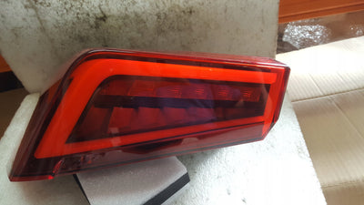 CUPRA BORN 10E945095A LAMPA TYLNA LEWA FULL LED 2020-