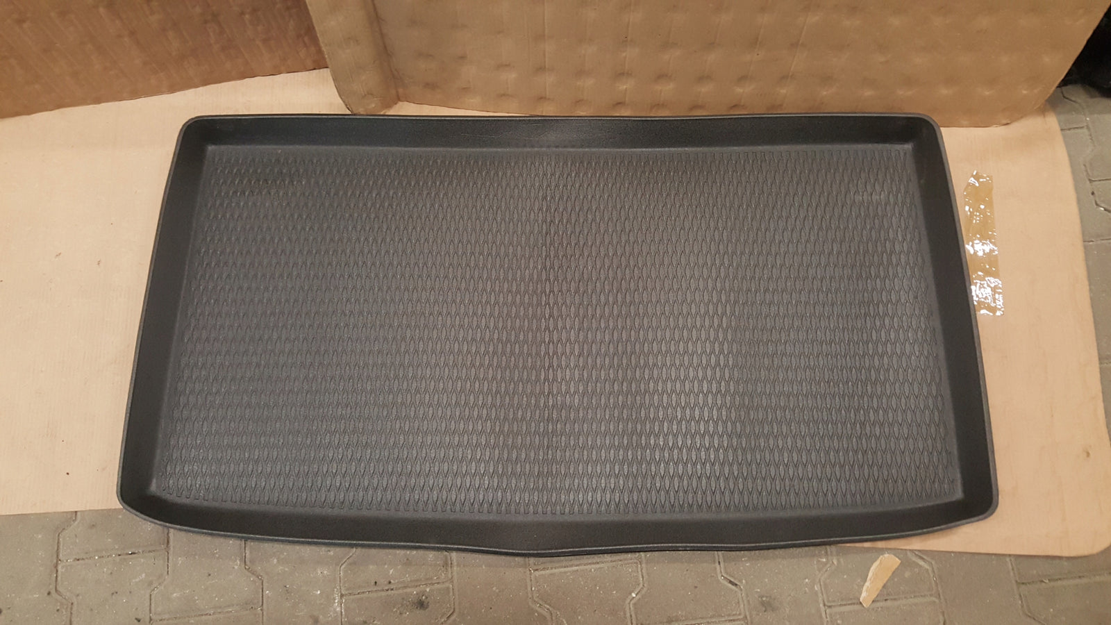 7H0061160 MATA DO BAGAŻNIKA VW TRANSPORTER T5 T6