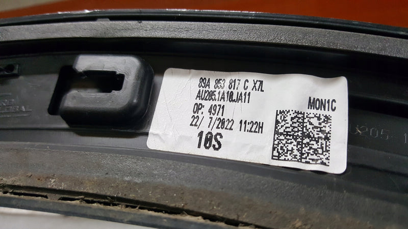 Listwa błotnika prawy tył AUDI Q4 e-tron 89A853817C demontaż