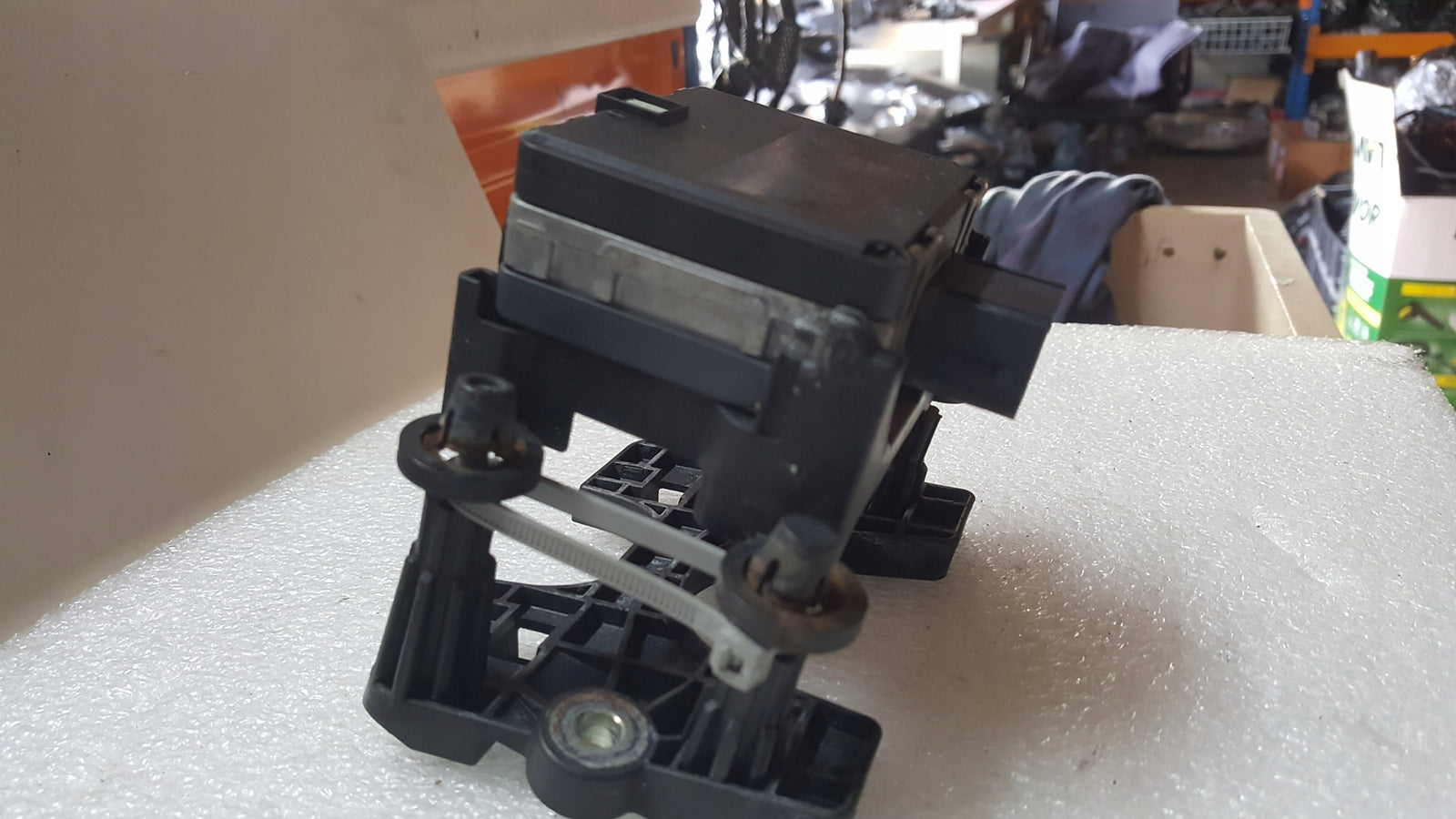 Radar sensor distronic ACC VW PASSAT B8 SKODA SUPERB 3Q0907561B 3Q0907704A