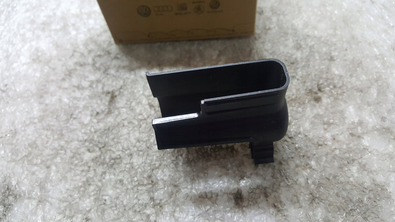 Nakładka osłona wtrysku VW TOUAREG 7P0133685B NOWA