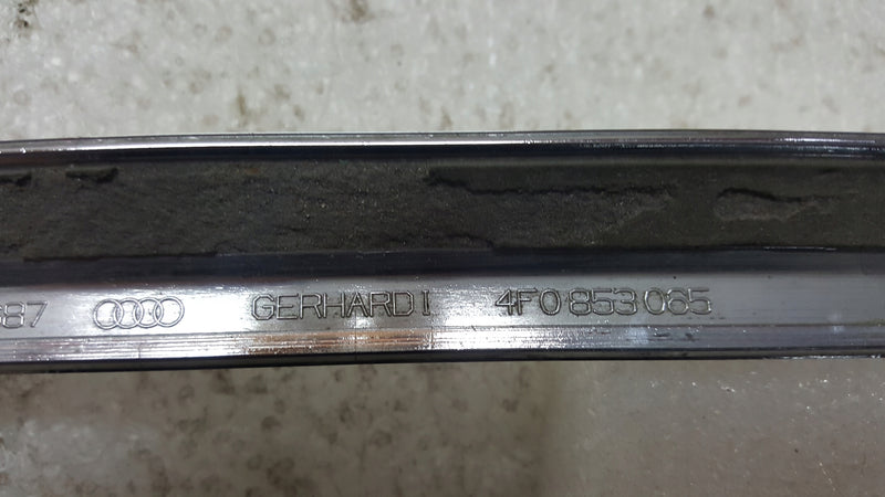 AUDI A6 C6 LIFT 08- OZDOBNA LISTWA CHROM ZDERZAKA PRZÓD LEWA 4F0853065