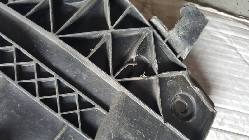 Osłona wzmocnienie pod zderzak przód AUDI Q5 8R0807233C demontaż