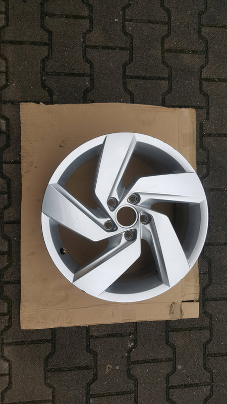 FELGA ALU VW GOLF VIII 17'' 5H0601025E