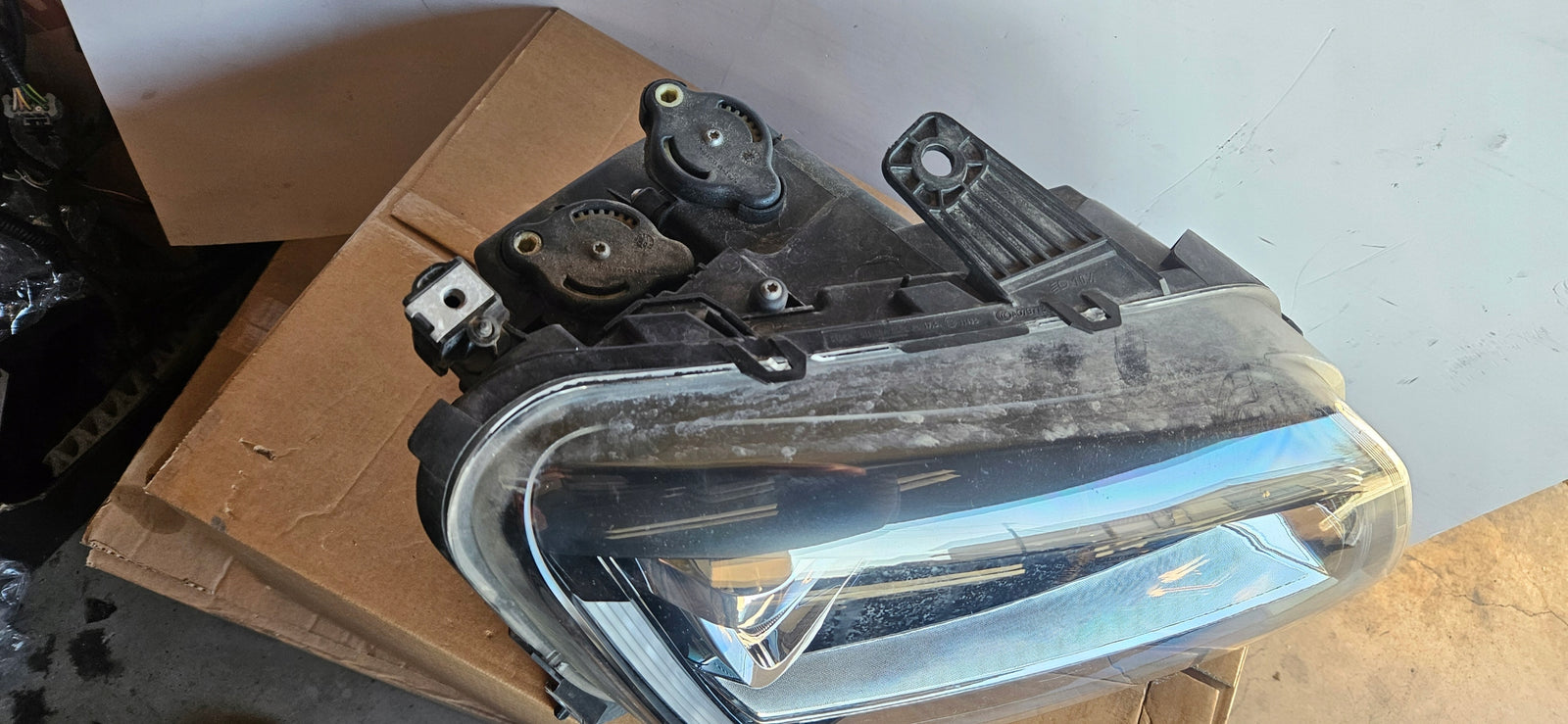 PR xenon LED Vw Amarok LIFT 2H3941032B 2020r IDEAŁ