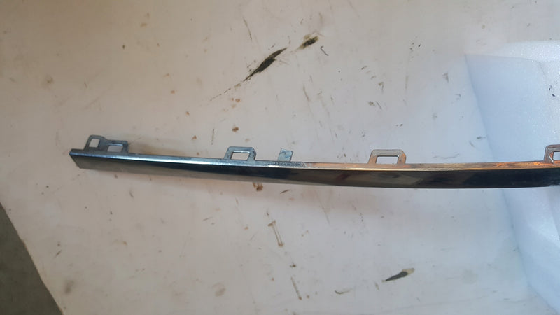 Listwa chrom zderzaka prawy tył VW PASSAT (B8) 3G0853842 demontaż