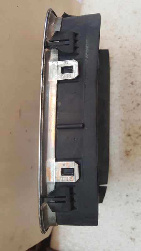 BMW E39 NERKA GRILL ATRAPA LEWA 8159311