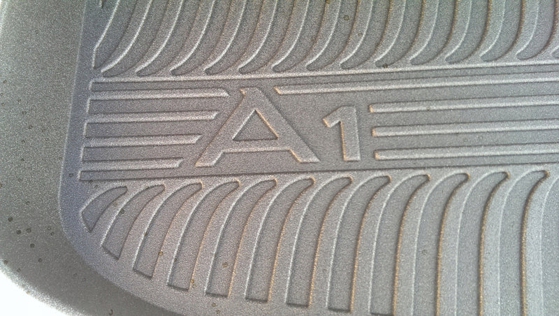 NOWA oryginalna mata bagażnika AUDI A1 8X0061160