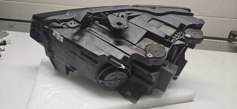 Pr reflektor AUDI Q2 81A941004 2020r IDEAŁ