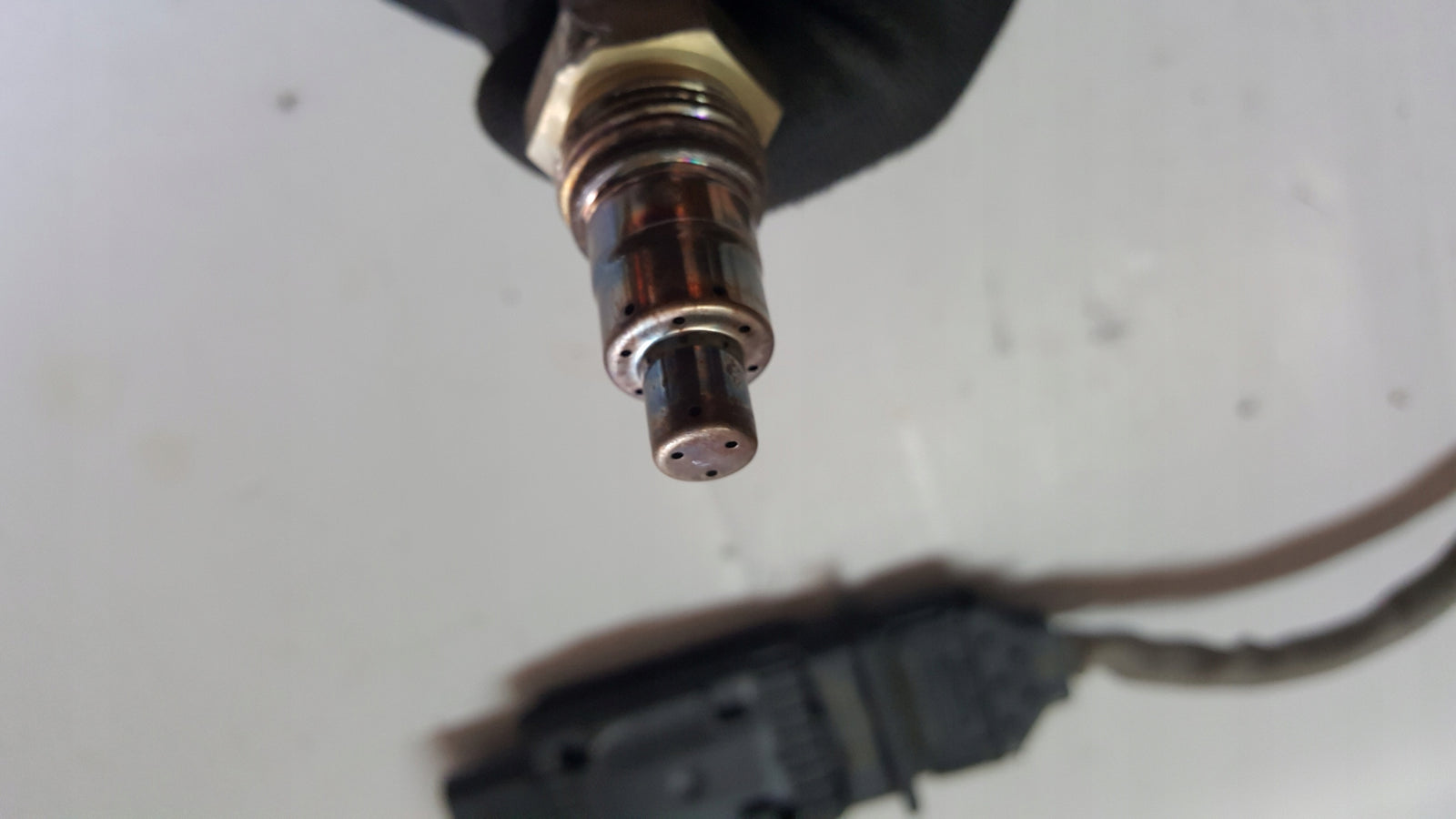 Sonda lambda czujnik NOX-- VW AUDI SEAT SKODA 05L907807AR demontaż
