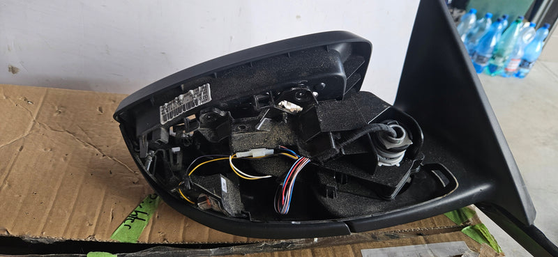 4KL857410T ideał LUSTERKO PRAWE AUDI E-TRON 14 pinów