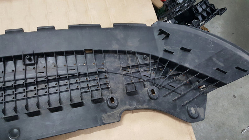 OSŁONA POD ZDERZAK AUDI A6 C8 ALLROAD 4K0807611B