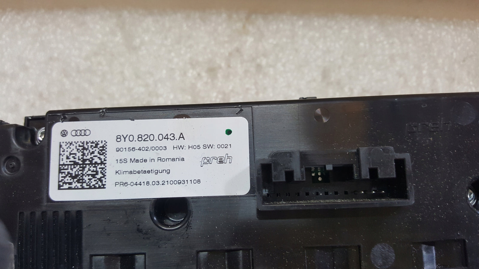 Panel klimatyzacji AUDI A3 8Y0820043A demontaż