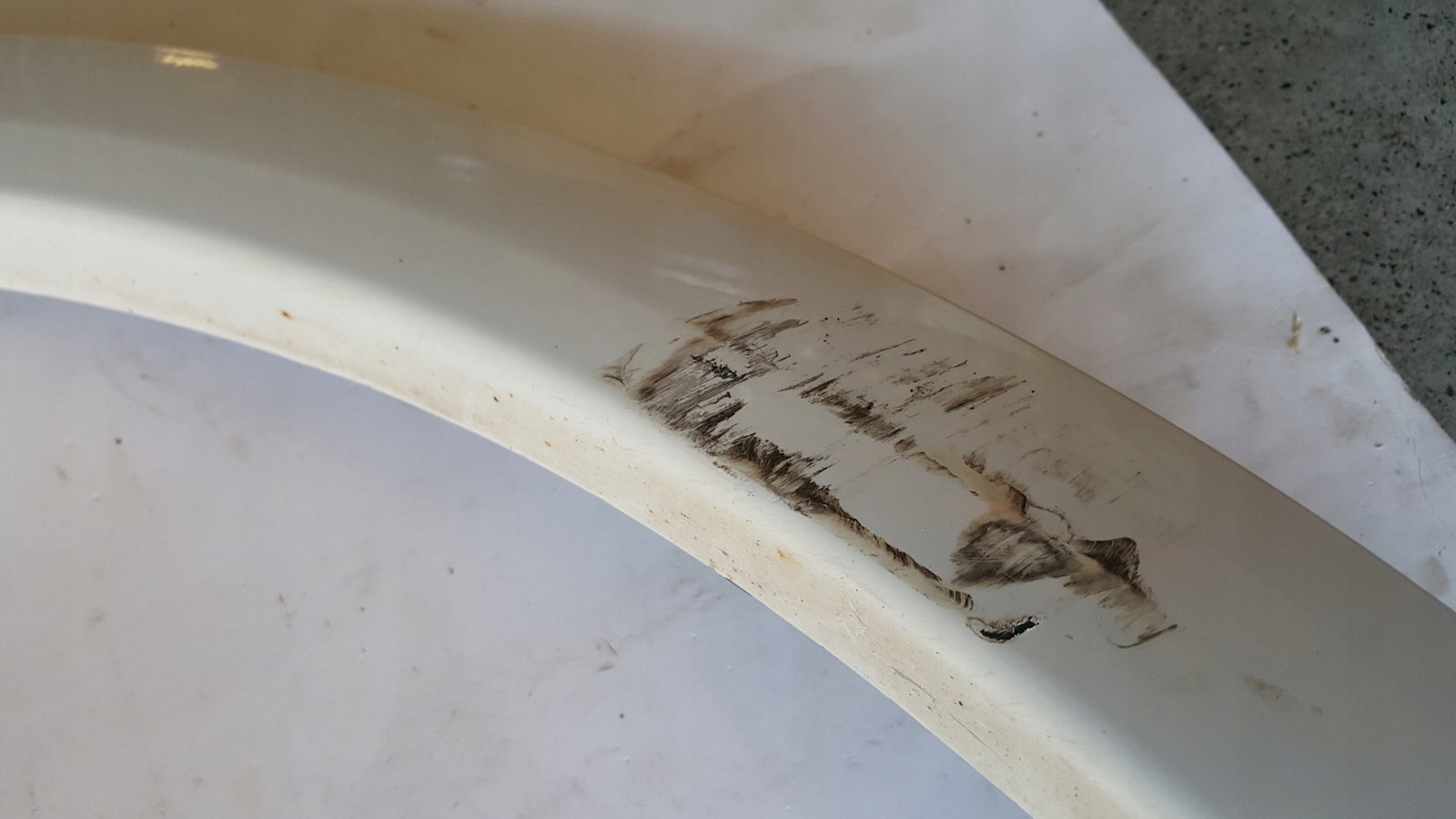 Listwa błotnika lewy tył AUDI Q5 80A853817B demontaż
