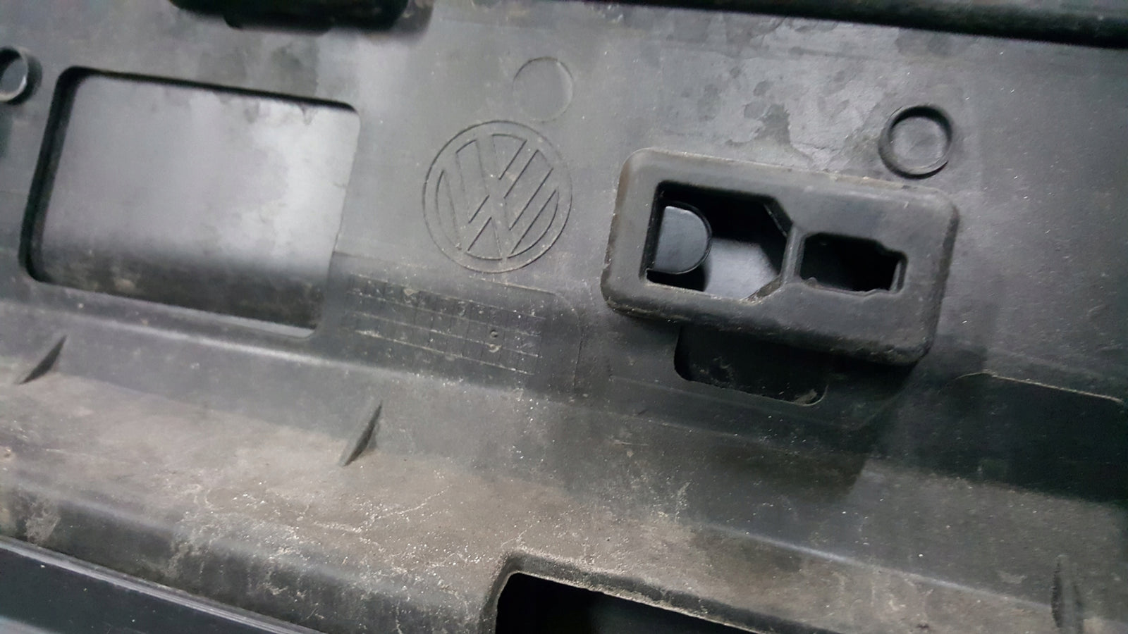 Listwa drzwi prawy przód VW TOUAREG III 760854940E demontaż