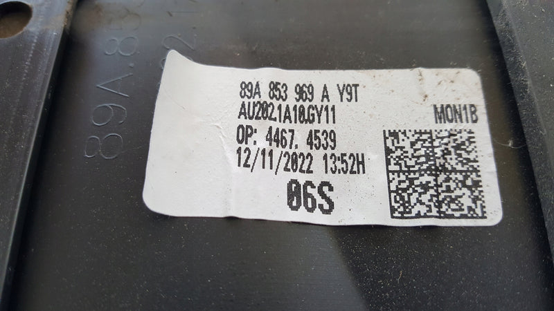 Listwa drzwi lewy tył AUDI Q4 e-tron 89A853969A demontaż